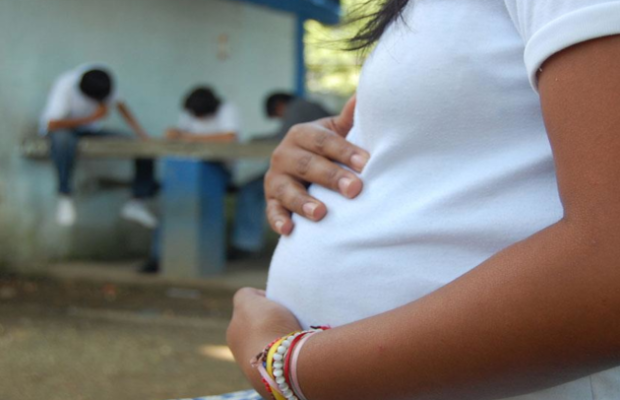 Casos de embarazo adolescente no se han disminuido en el Perú