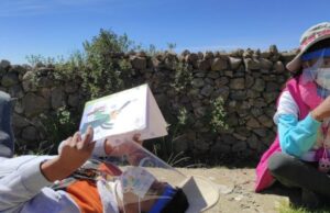 Otorgan libros a escuela rural de Amantani